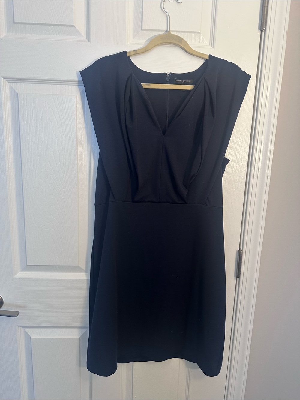 Navy Sleeveless V-Neck Dress - Classic Work-to-Event Style